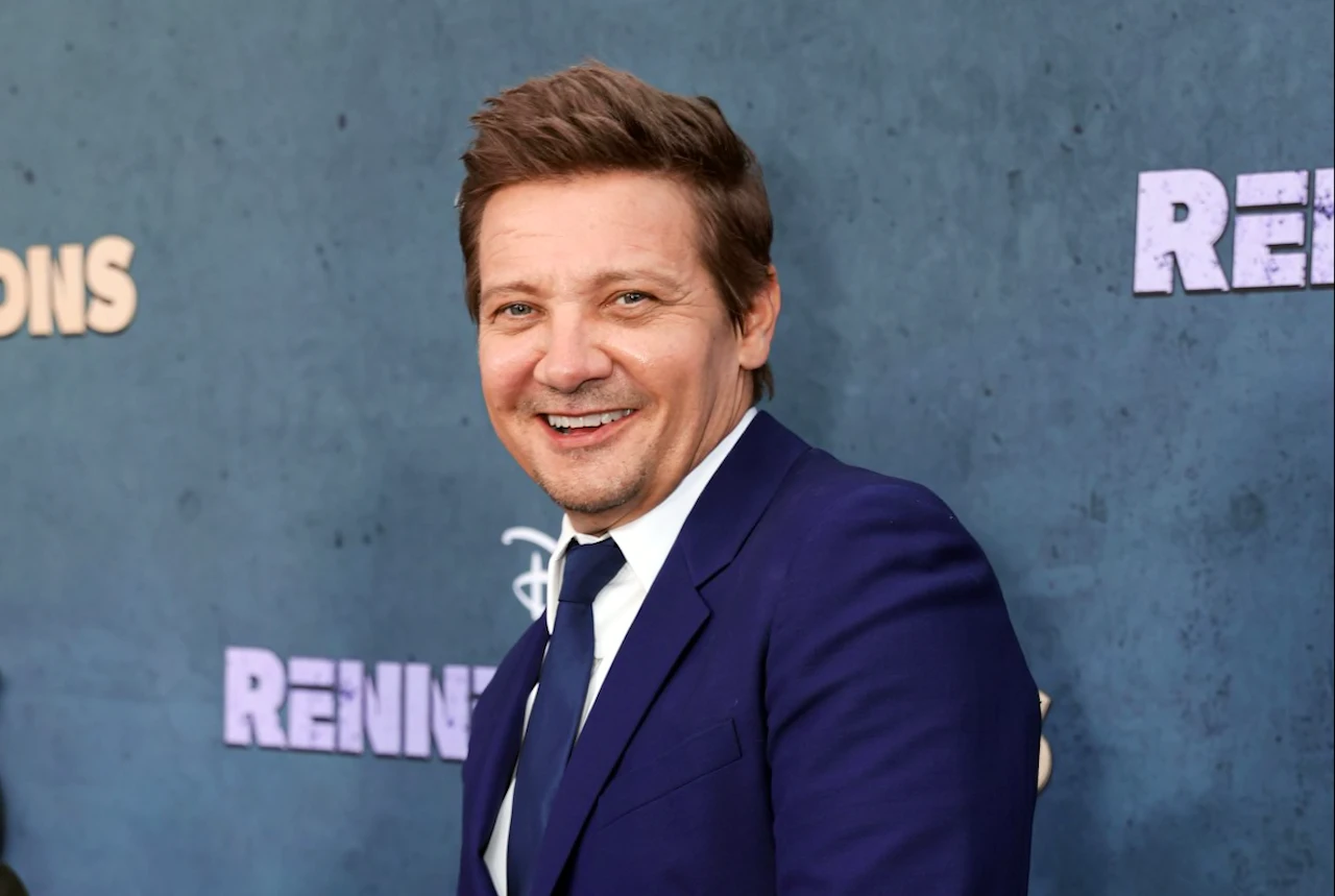 “Jeremy Renner’s S.W.A.T. Legacy and the Hollywood Support After His Snow Plow Accident”