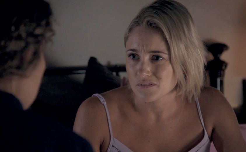 Tane makes a big decision about Harper’s pregnancy, while Cash announces to Gary that he’s leaving Summer Bay